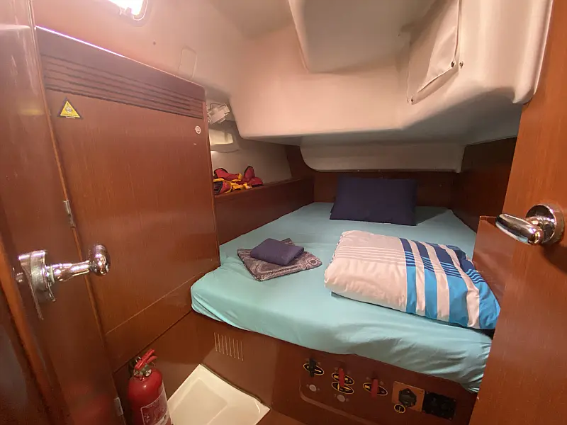 Aft cabin in sailing yacht Beneteau Oceanis 43 Bliss in Fethiye in Turkey