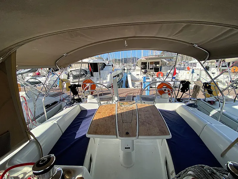 Cockpit of sailing yacht Beneteau Oceanis 43 Bliss in Fethiye in Turkey