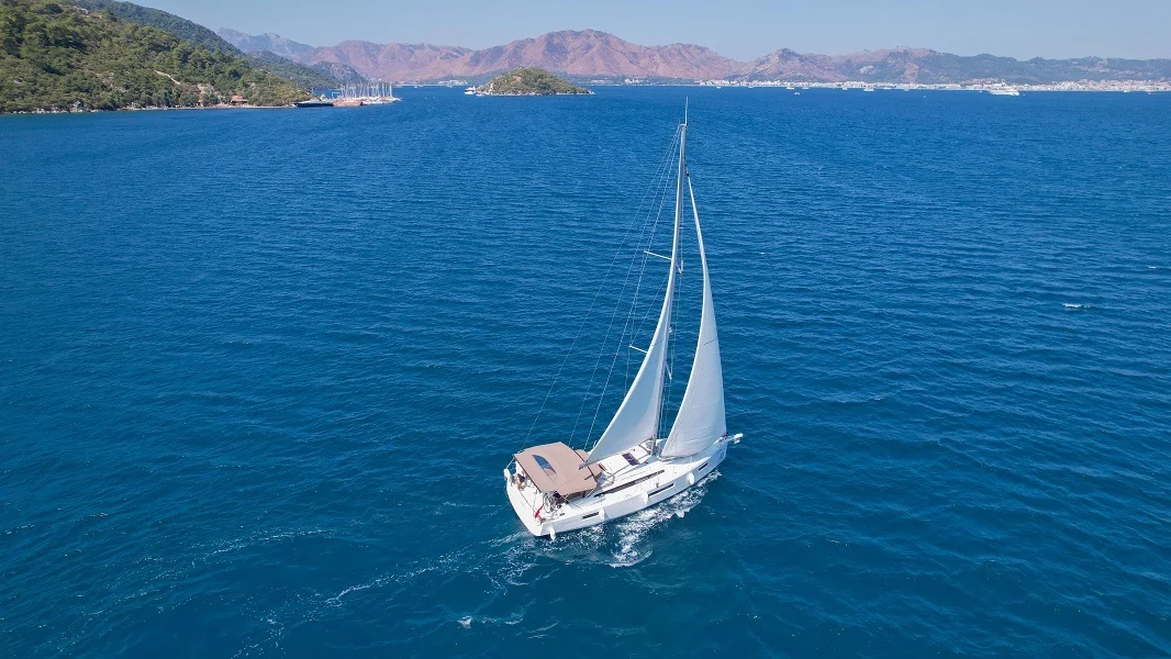 Sailing yacht Jeanneau Sun Odyssey 410 Sky Asya in Marmaris in Turkey