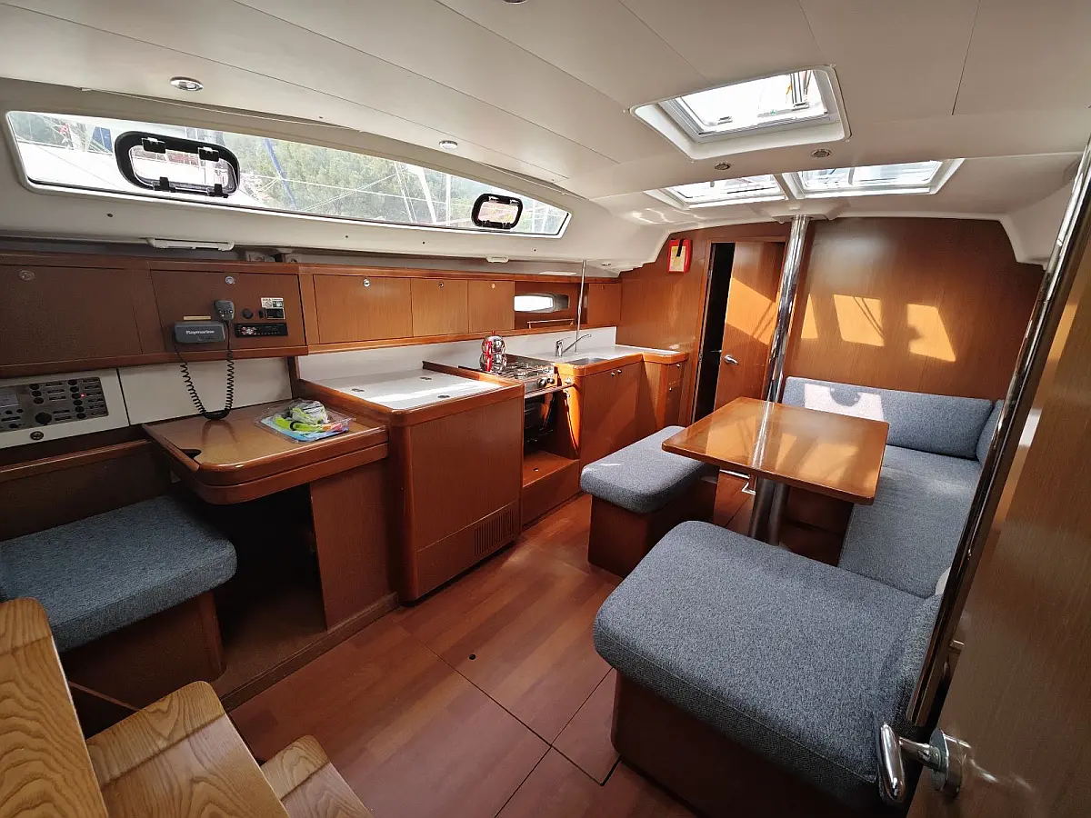 Saloon in sailing yacht Beneteau Oceanis 40 Violet in Fethiye in Turkey