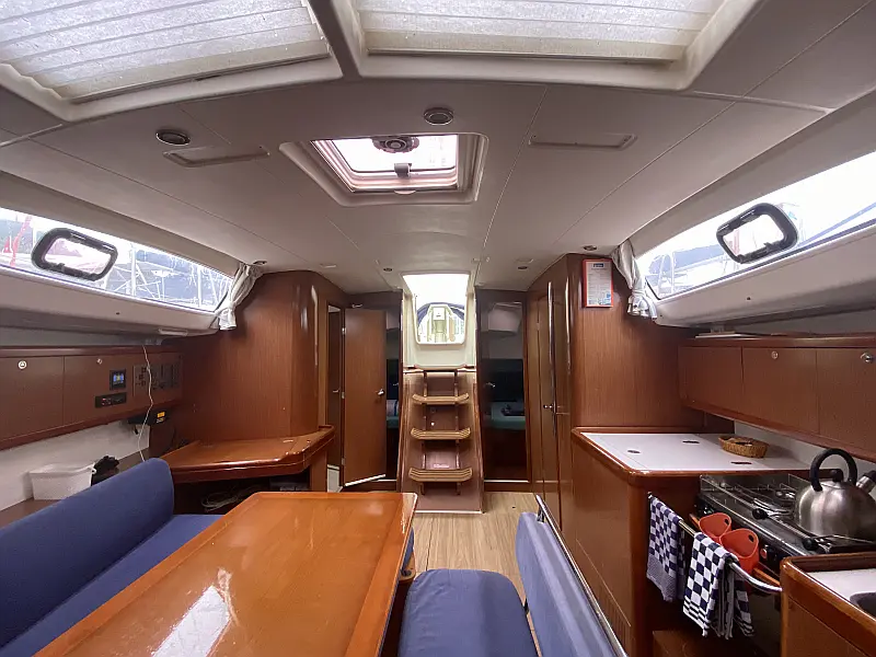 Saloon in sailing yacht Beneteau Oceanis 43 Bliss in Fethiye in Turkey